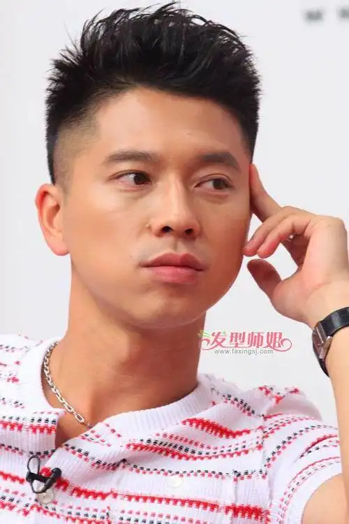 脸盘大的男人符合烫什么头发 符合大脸男人的烫发短发(4)_爱美网发型