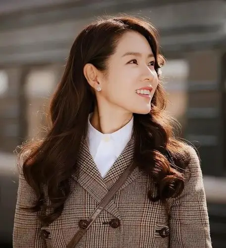 37岁的孙艺珍又撩倒了玄彬,仙女颜真无人能敌?_高清图集_新浪网