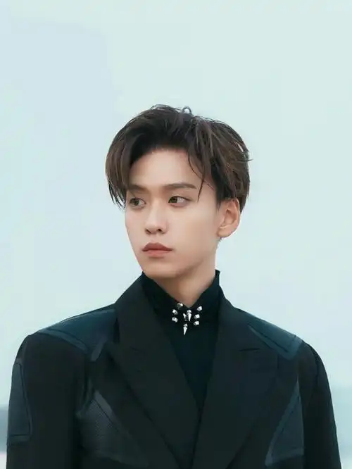 浅尝一下余景天的高贵