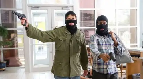 周公解梦梦见抢银行