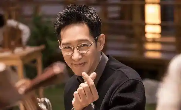 王劲松,黄金配角,演技炸裂,却有着另外一个面孔_角色_表情_金水