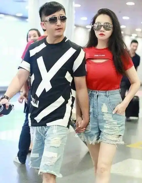 冉莹颖靠性感着装为老公引流量吸金甘心做丈夫的贤内助