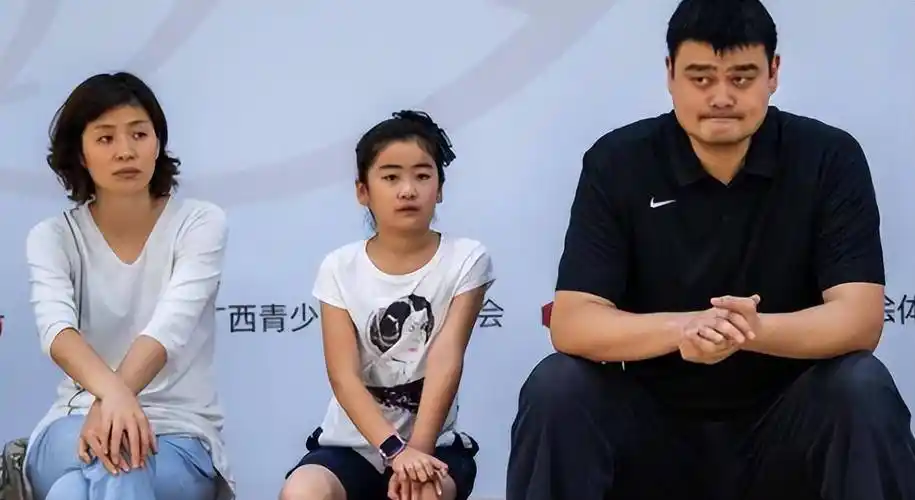 姚明女儿姚沁蕾13岁身高接近1米9,5年后要做一重要抉择,引人注目_篮球