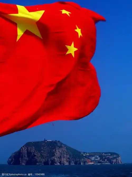 鲜艳的五星红旗图片