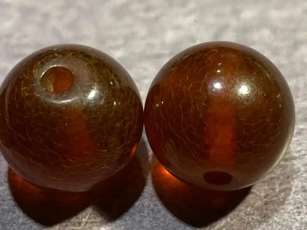 琥珀朝珠,如同蜻蜓翅般的表面风化纹.#古珠 #古珠之美 #传 - 抖音