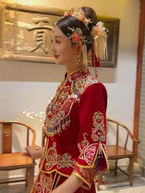 新款古装凤冠@#尹霞饰品  #中式新娘造型  #古装秀禾服头饰