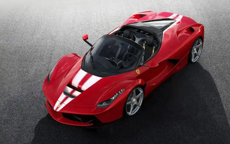 高清晰红色法拉利laferrari aperta赛车壁纸