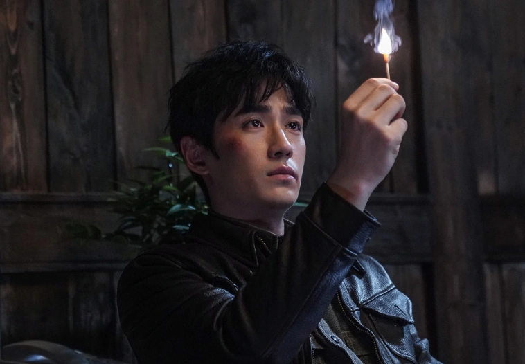 朱一龙《重启》花絮,烫伤手也继续忍痛拍摄,表情自然毫无异状_手机