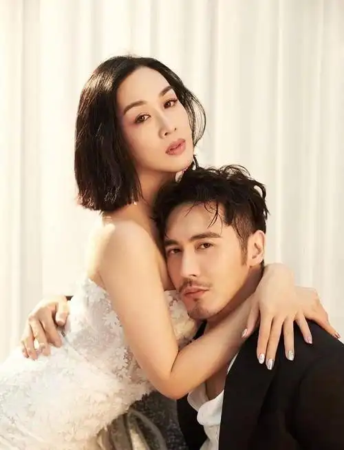 钟丽缇:三婚嫁山东未婚小伙,没有共同的子女,她快乐吗?