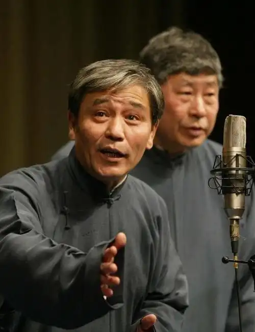 这位大师是第七代"文"字辈,他师父就是大名鼎鼎的"小蘑菇"常宝堃