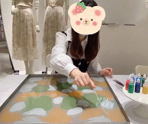 性做了两条丝巾的小姐姐97水拓画的过程也太治愈了吧#diy手工制作