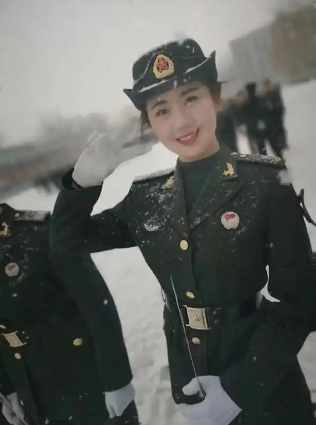 三军仪仗队小姐姐这次又惊艳了