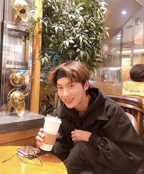 想收集一些以假乱真的男友照