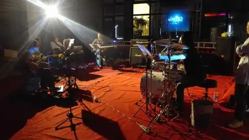 探访六盘水传奇乐队排练,现场激情高涨