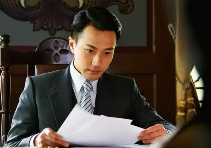 戴娇倩刘恺威主演的电视剧烽火儿女情上演国民虐恋