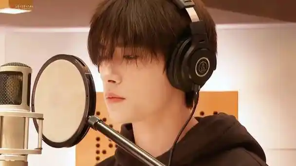 易烊千玺 yyqx 四字弟弟#易烊千玺千后气氛鹤的微博视频