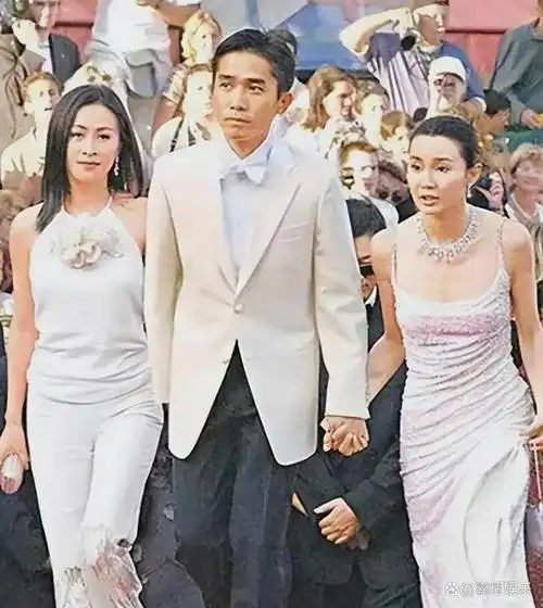 董洁14岁儿子神似梁朝伟,大鼻子如出一辙,网友疑惑重重