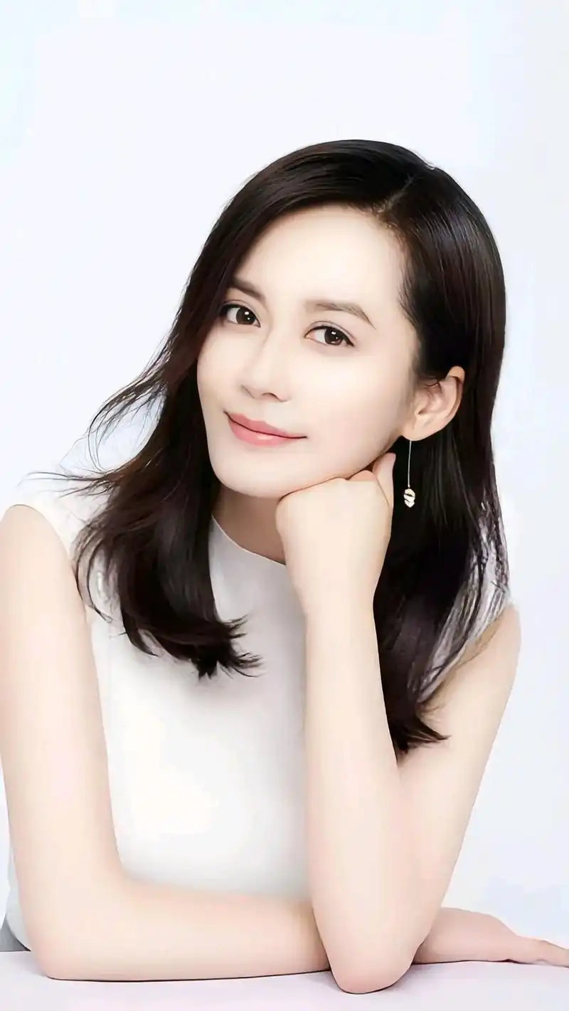 惊鸿仙子俞飞鸿优雅迷人,尽显成熟女性魅力