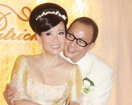 钻石 正文 金投珠宝网1月29日讯,香港,商天娥于10月3日结婚.