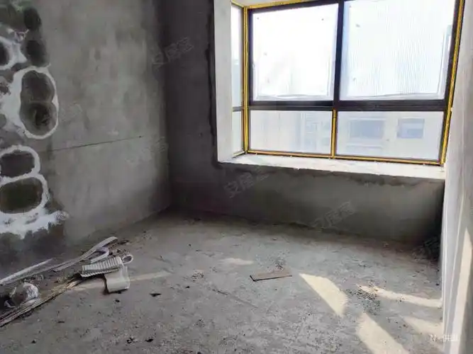 众泰翡翠湖 洋房顶跃 罚款已经交了 两层加楼顶面积宽