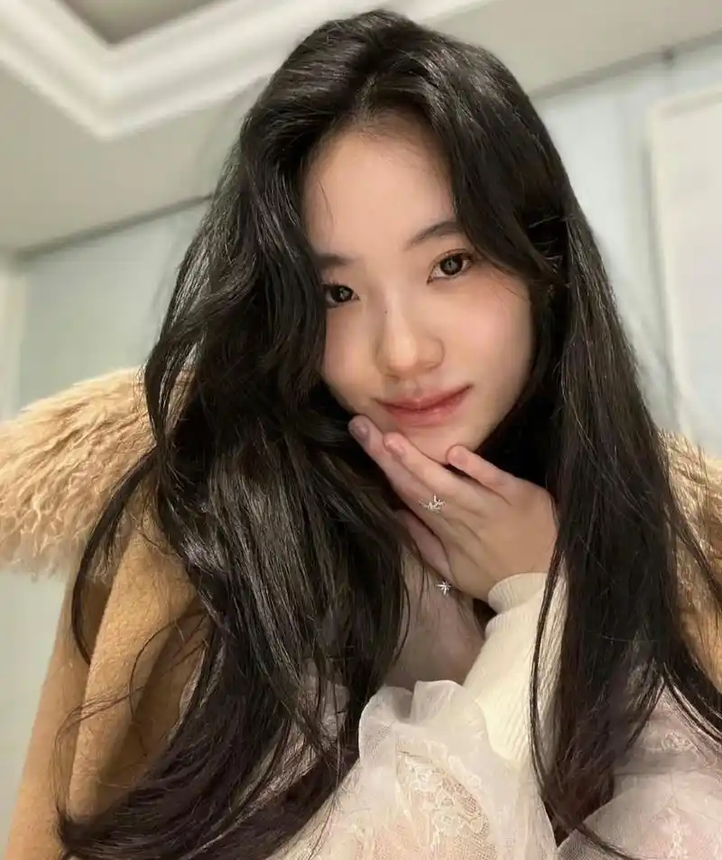 小s二女儿lily许韶恩颜值真的好高,妹妹今年才15岁