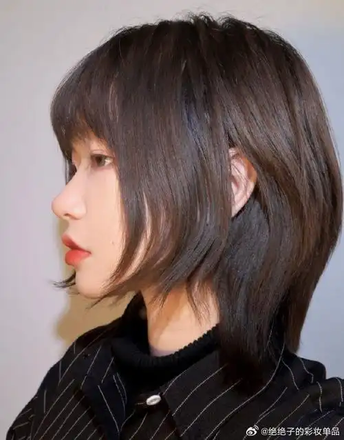 济南超话发型超话对于圆脸的在校学生来说,鲻鱼头是一个非常适合的