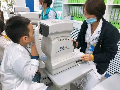 绥化艾乐国际幼儿园"小小验光师职业社会实践活动"