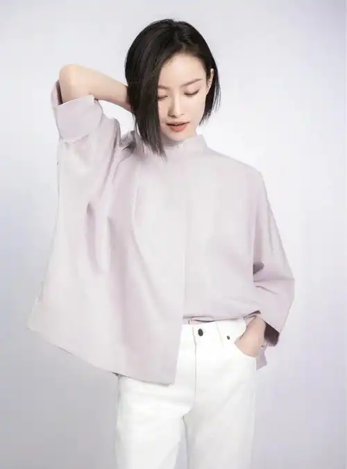 倪妮成姬圈大佬短发干练清爽简约线条感上衣自信大气
