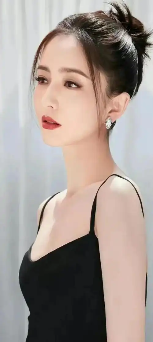 女星唯美壁纸(1)_网易订阅