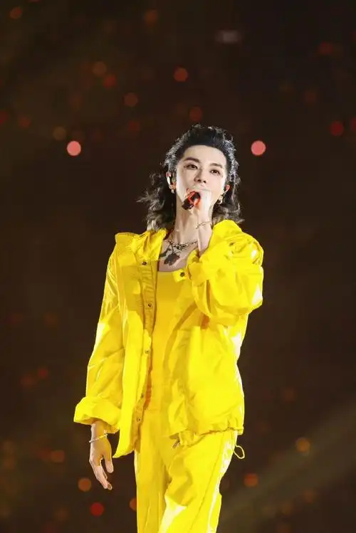 华晨宇官宣合肥演唱会加场##华晨宇签名认证合肥加场