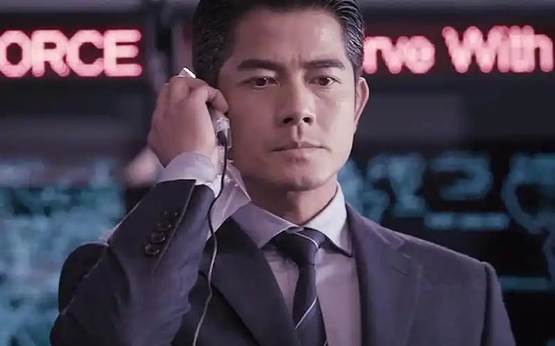 影视:郭富城在线撒钱无敌了,旁边小司机没跟紧,一枪击中屁股_哔哩哔哩