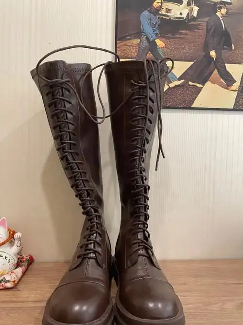 高筒靴简直就是长腿神器,绝绝子 咖色穿搭