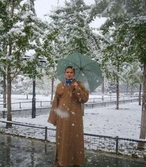 "中国第一帅和尚"释明心法师,现在怎么样了?