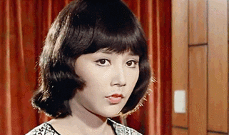 后面放的是邵音音年轻时候的样子,氧叔以前看过邵音音的照片,知道她