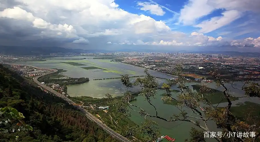 昆明西山森林公园,位于昆明西郊,景色秀丽