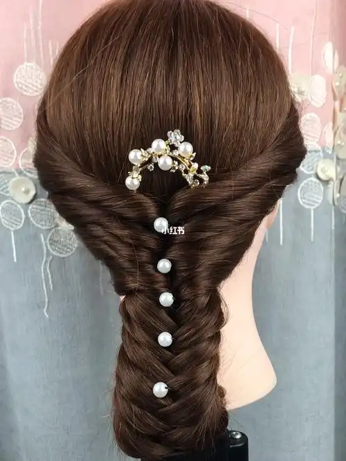 气质盘发_盘发_时尚_发型