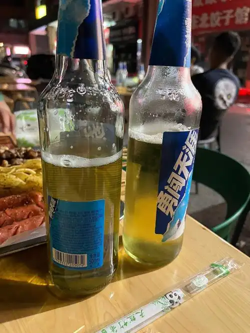 有夏夜的风有啤酒烧烤有姑娘的裙子和腿