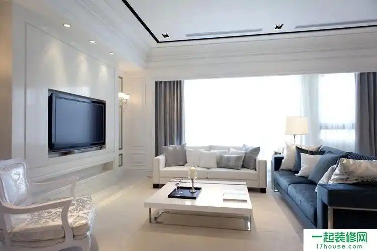 现代简约风格四居客厅嵌入式电视背景墙装修效果图