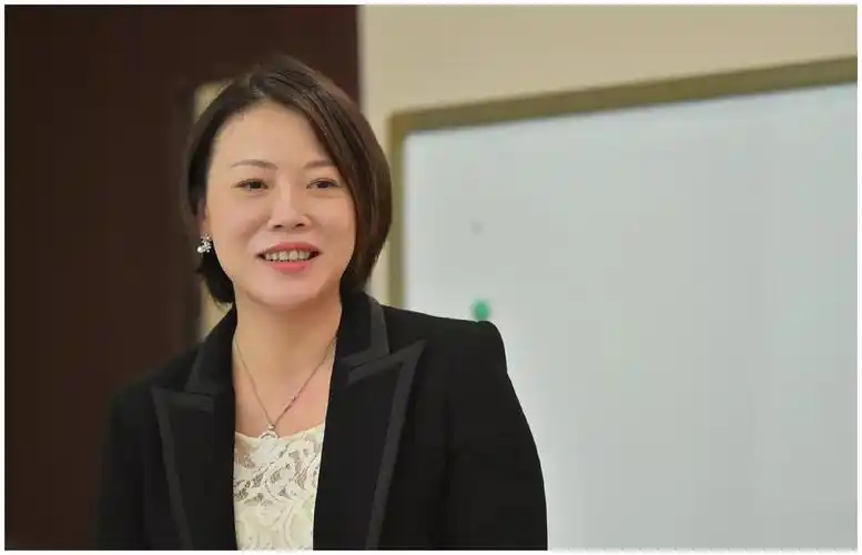 杨惠妍结了几次婚(杨惠妍的感情经历)