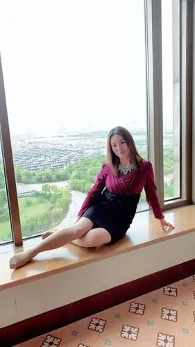 小姐姐有着一双迷人的大长腿!