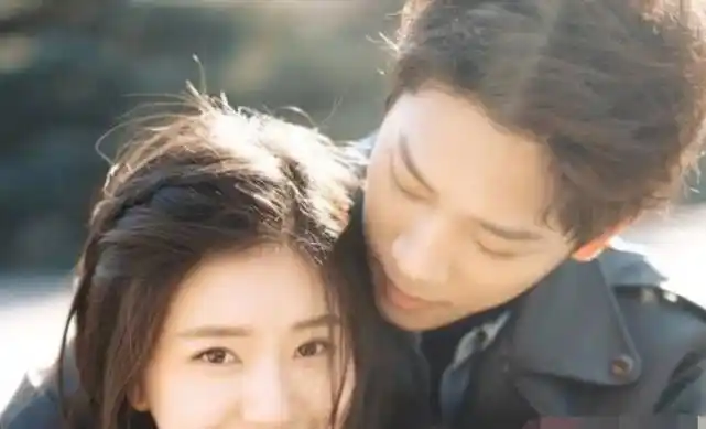 赵露思表白肖战后秒删看男方深夜的回应都心疼了