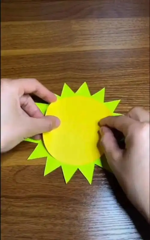 车圈幼儿园中小班活动分享—手工《太阳公公》