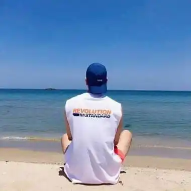 头像男生霸气冷酷背影一个人的冬天