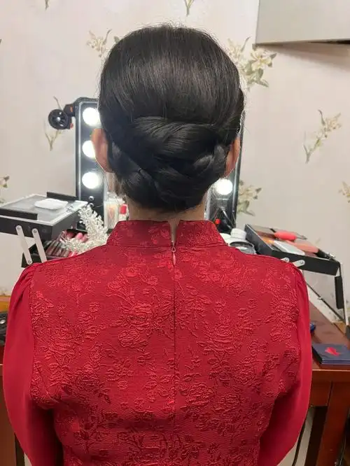 婚礼上妈妈们的发型来一款