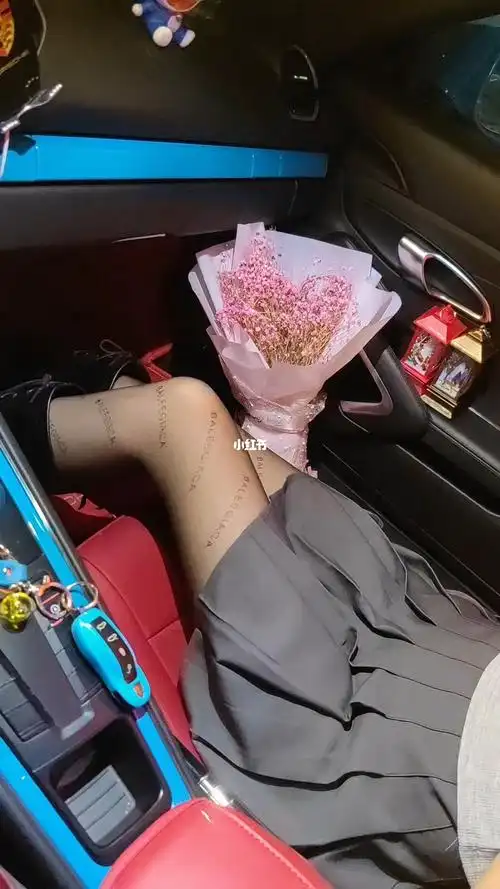 啊啊啊哪个女生不希望收到这样的礼物啊想拥有圣诞礼物惊喜给女朋友的