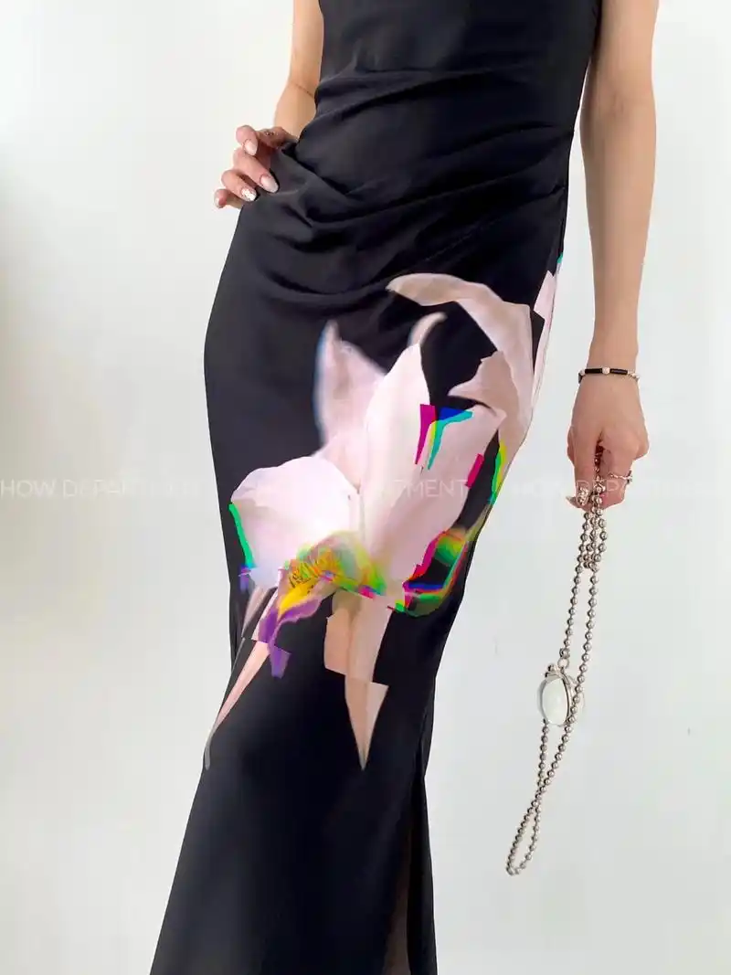 how新品|约会战袍非它莫属.· 这款丝绸连衣裙延续热销款式 - 抖音