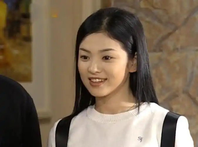 宋慧乔分享早期青涩照,满脸婴儿肥清纯可爱,变化太大认不出来_照片