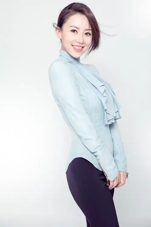 6 "九球天后"潘晓婷曝光写真大片 尽显知性美