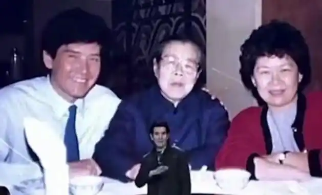 费翔的母亲去世