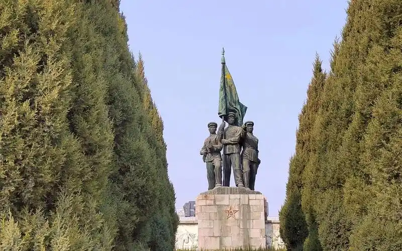 寒假社会实践之华北军区烈士陵园站